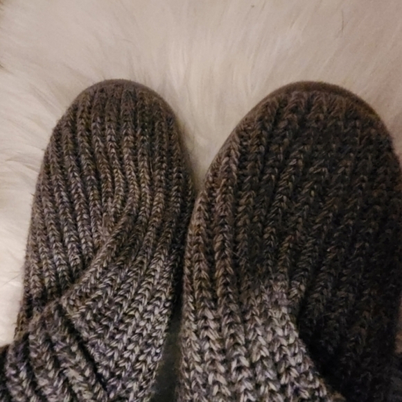 Ugg Gray Cardy shearling boots 10 - Picture 2 of 9